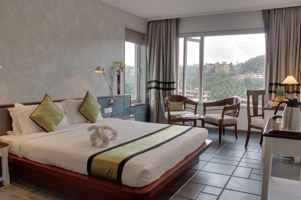 The Fern Residency, Miramar Hotell Panaji Eksteriør bilde