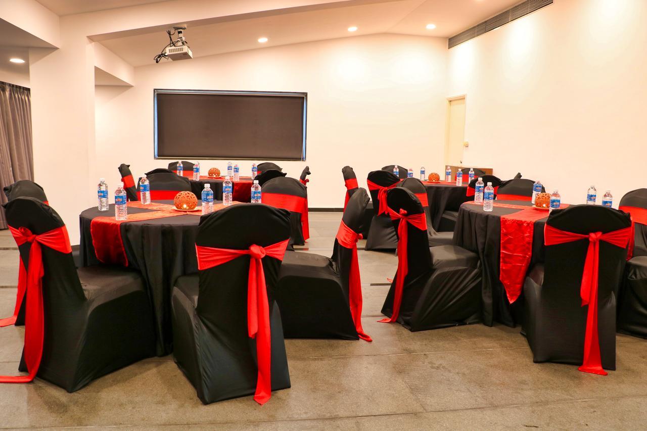 The Fern Residency, Miramar Hotell Panaji Eksteriør bilde